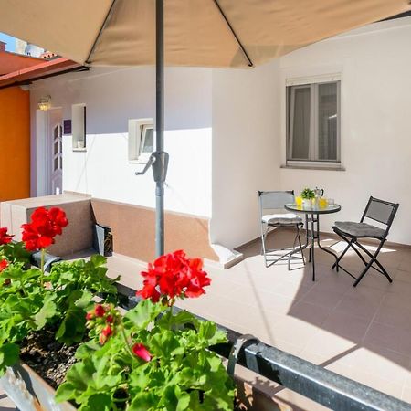 Charming Apartment In Town Center Pula Buitenkant foto