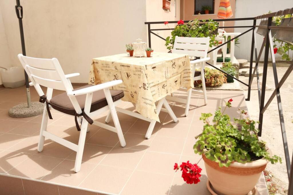 Charming Apartment In Town Center Pula Buitenkant foto