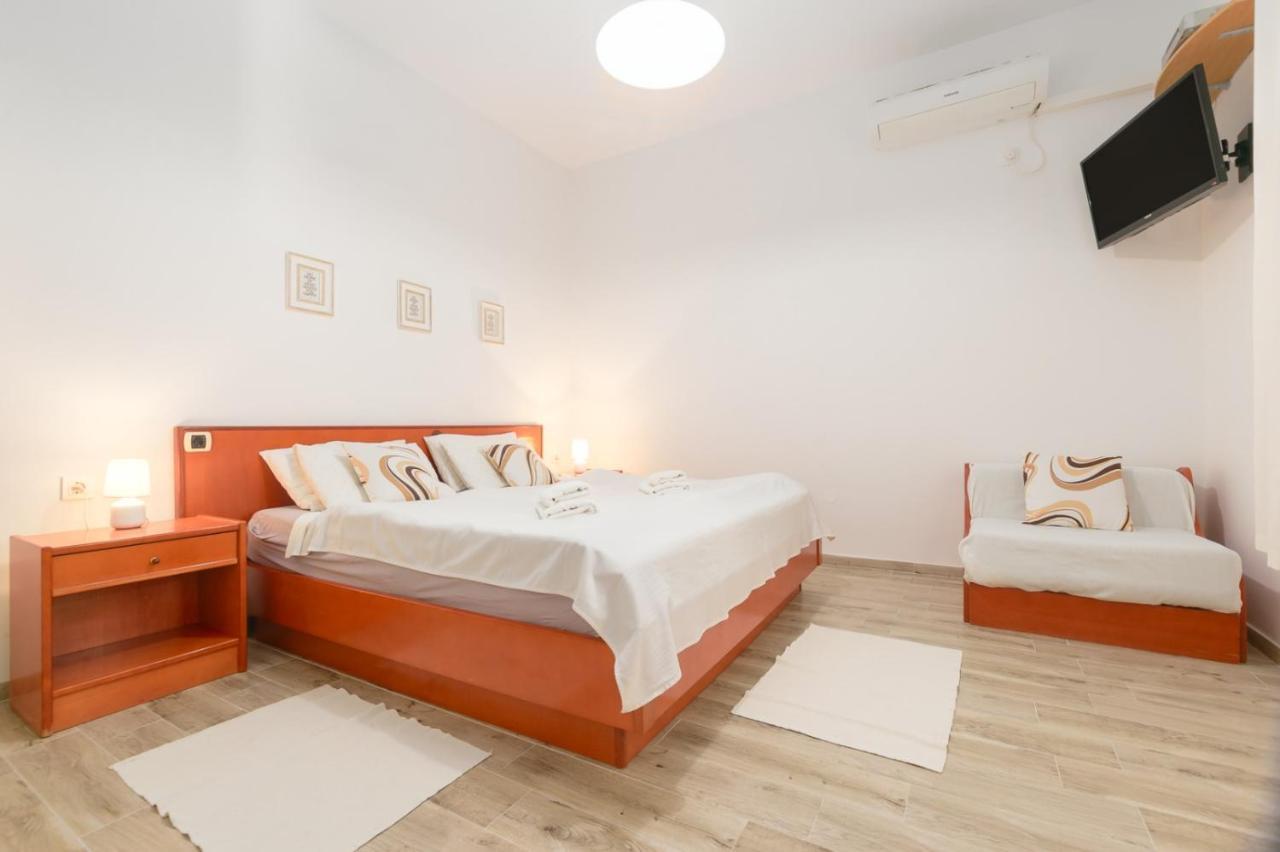 Charming Apartment In Town Center Pula Buitenkant foto